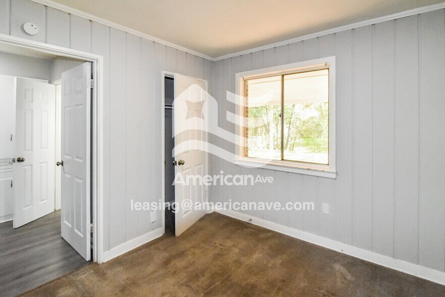 Building Photo - 3526 Cottonwood Dr