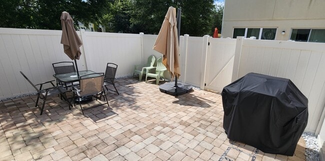 Building Photo - 5100 Adelaide Dr