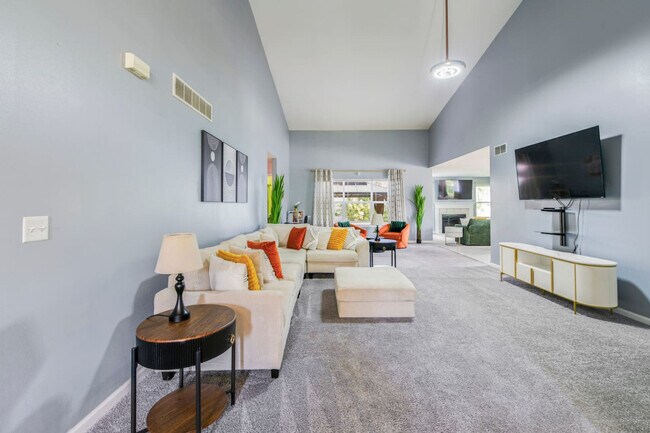 Building Photo - 784 Long Island Cir