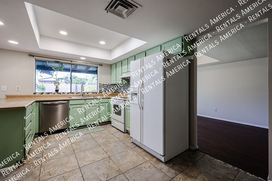 Building Photo - 2466 W Onza Ave