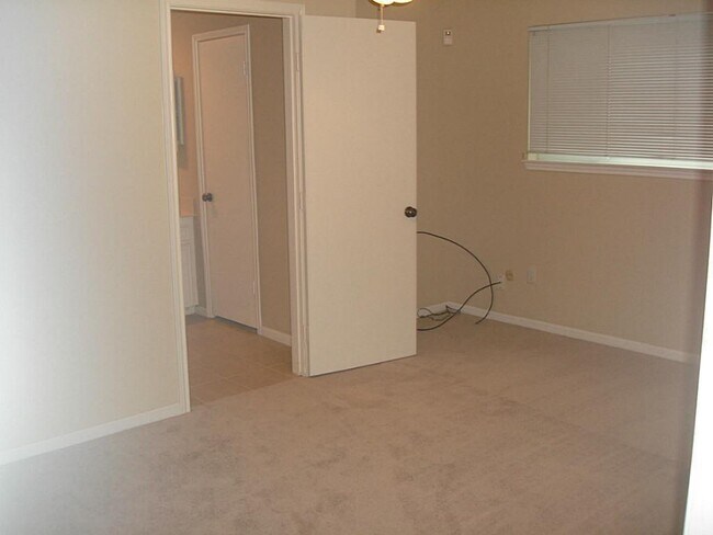 Building Photo - 12414 Wedgehill Ln