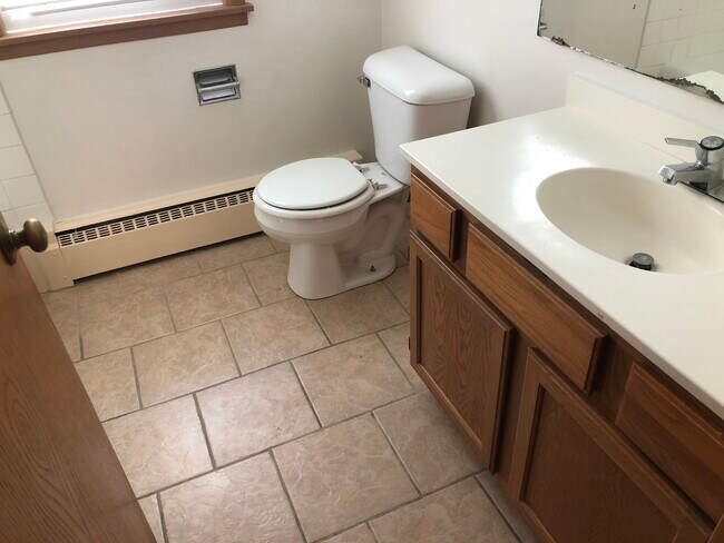 Primary Photo - 1026 W Badger Rd