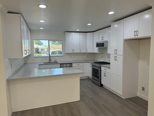 Building Photo - 3536 West Ave