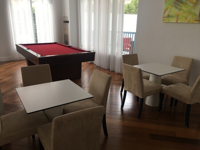 Building Photo - 234 NE 3rd St