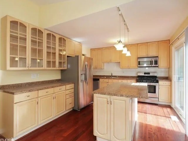 Building Photo - 4411 Bayside Cir