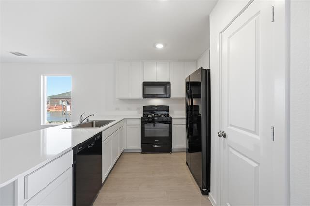 Building Photo - 2040 Shady Oaks Dr