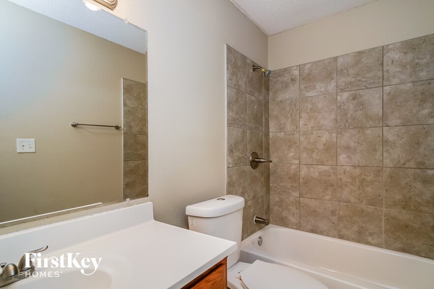 Building Photo - 9106 Bagley Way