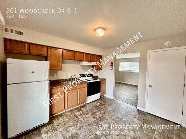 Building Photo - 201 Woodcreek Dr