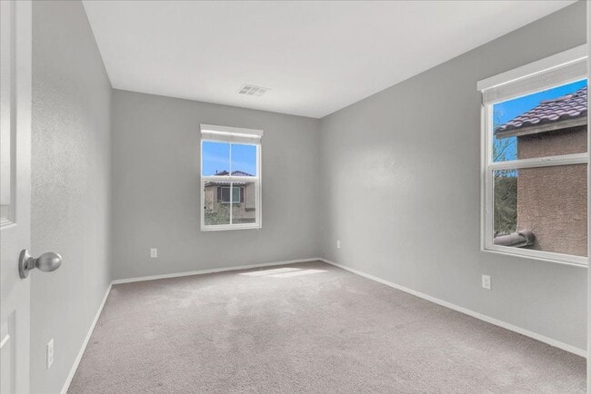 Building Photo - Immaculate 3 Bed / 2.5 Bath Home for Lease...