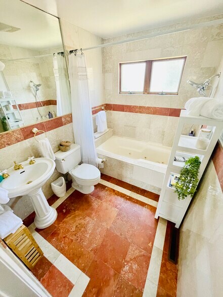 main floor bath - 245 26th St