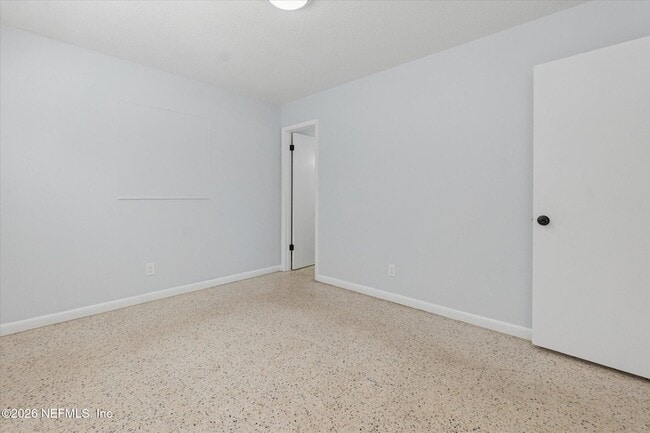 Building Photo - 863 Westgate Dr