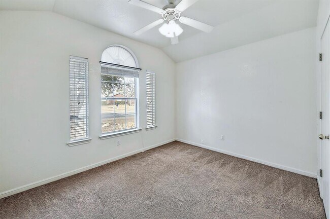 Building Photo - 117 Rosemary Cove