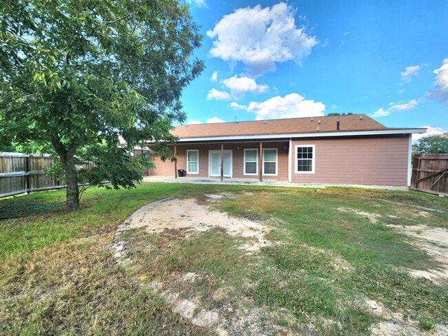 Building Photo - 6 Sunflower Cir