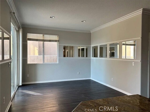 Building Photo - 3715 Club Rancho Dr