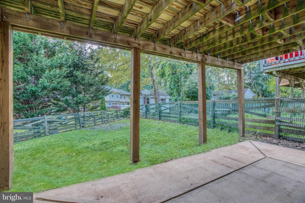 Building Photo - 9909 Maidbrook Rd