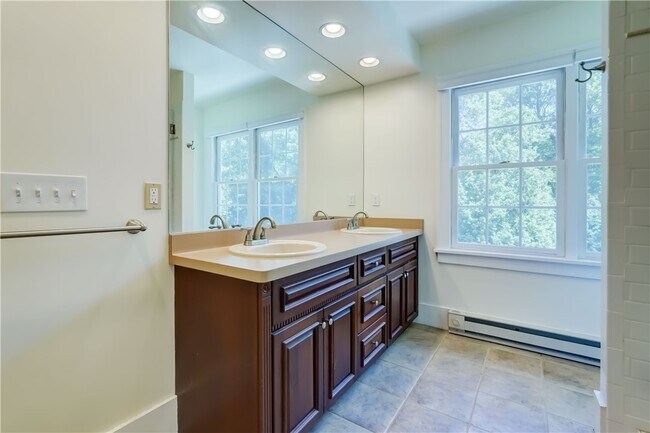 Building Photo - 106 Ellingwood Dr