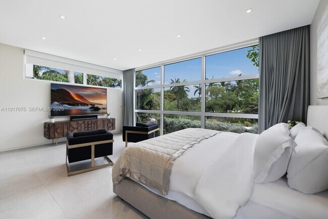 Building Photo - 1379 N Venetian Way