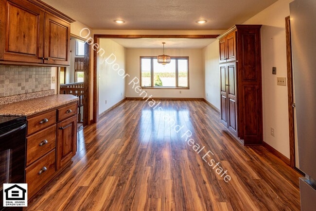 Building Photo - 6135 Co Rd 31
