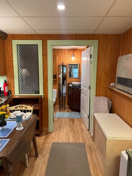 Building Photo - 529 Valley