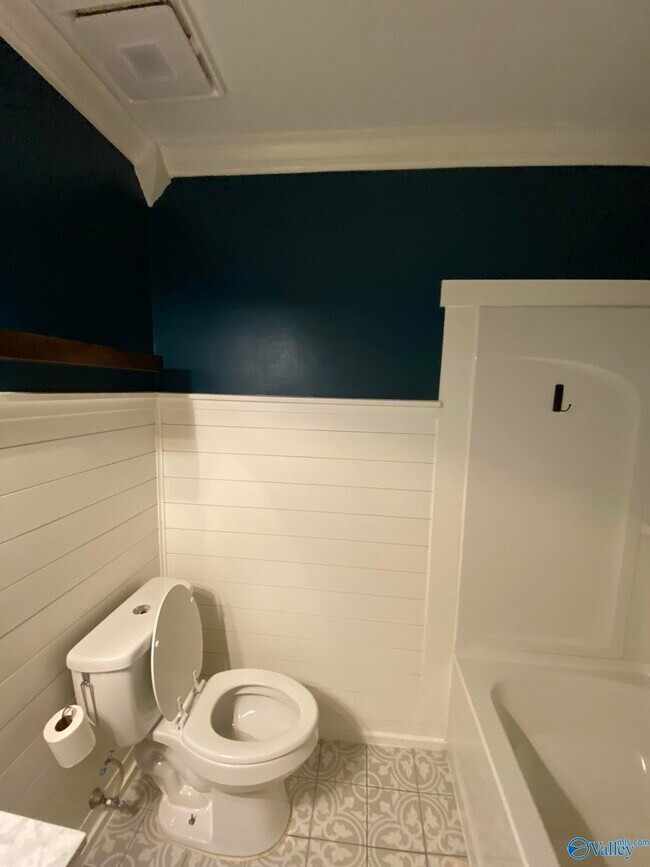 Building Photo - 12122 Chicamauga Trail SE