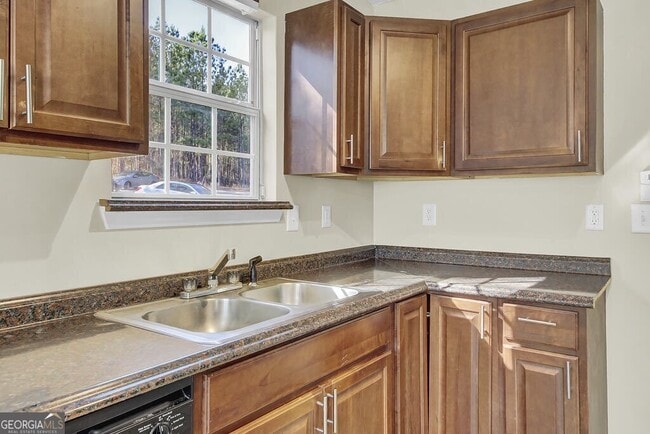 Building Photo - 40 Elisabeth Way