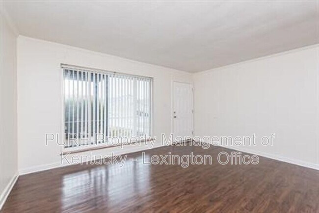 Building Photo - 1685 Alexandria Dr