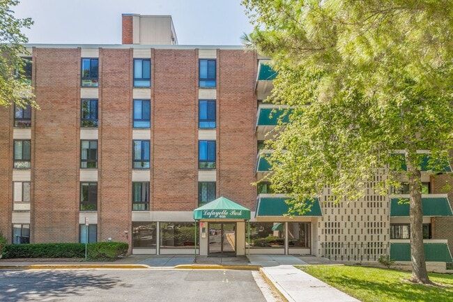 Building Photo - Lafayette Park Condominium | All Utilities Included | Pool, Tennis Court & Clubhouse