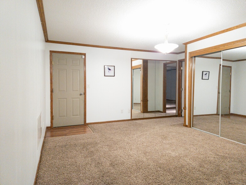 Building Photo - 5804 Snyder Ave