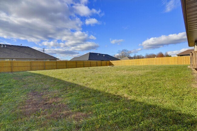 Building Photo - Available Dec 5!