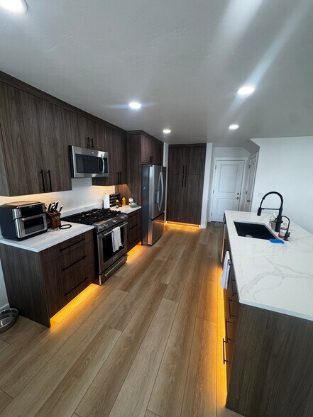 Building Photo - 15098 Bright Stars Dr