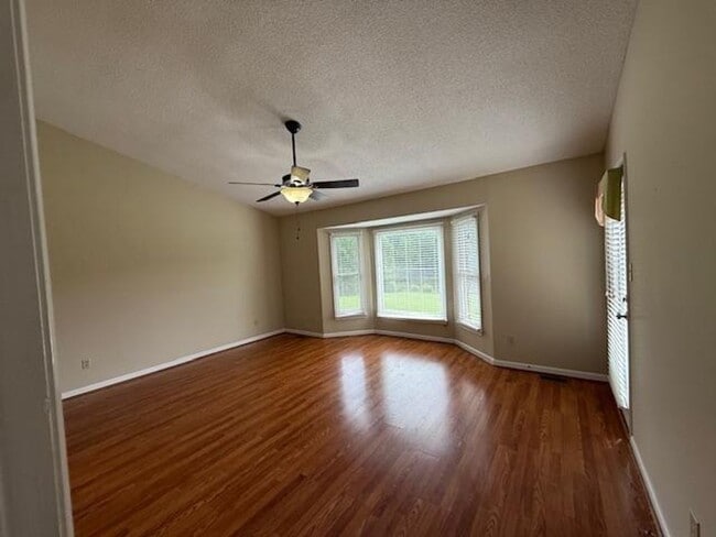 Building Photo - 222- Hanover Place Bev Roberts Rentals and...