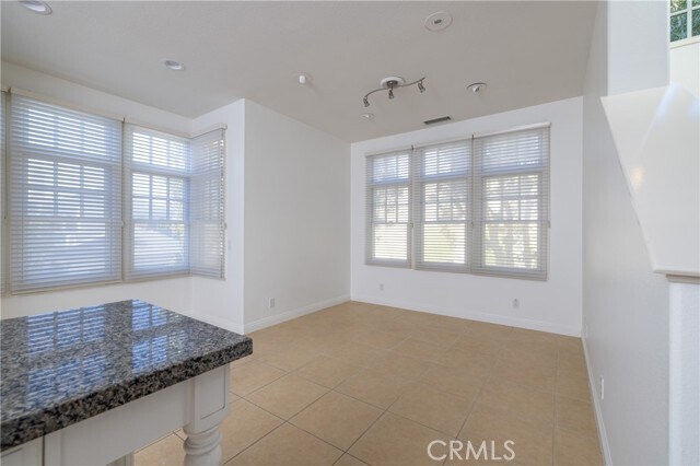 Building Photo - 2500 Bungalow Pl