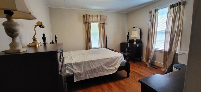 Building Photo - 536 Butler Farm Rd