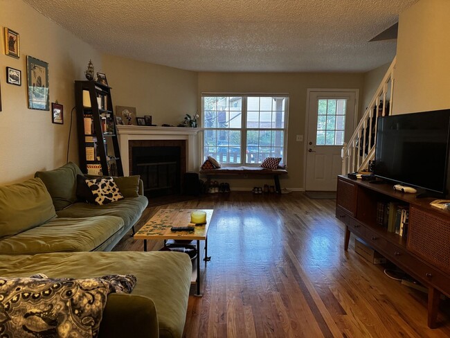 Building Photo - 380 Pheasant Run