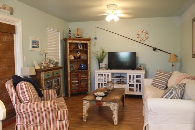 Building Photo - 88 Hutchinson St