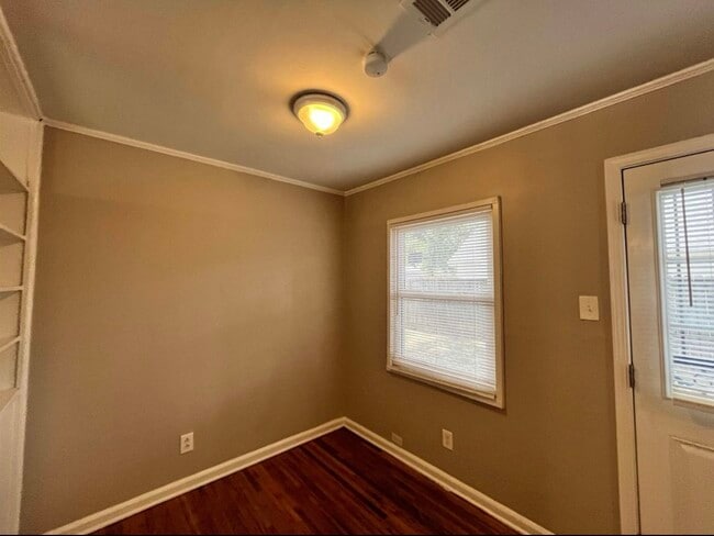 Building Photo - 1463 Merrycrest Dr