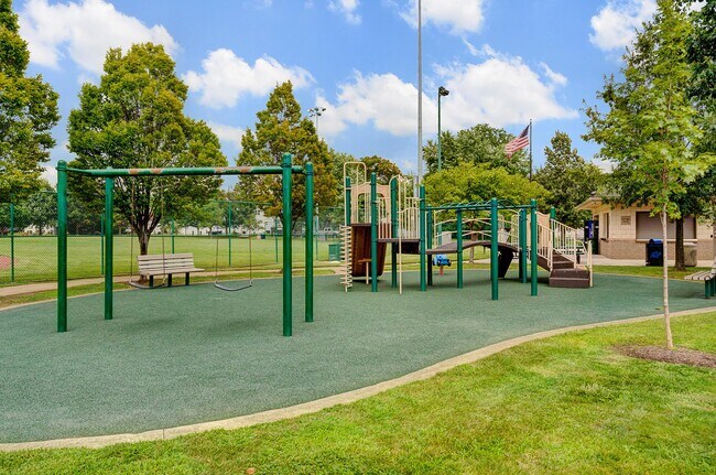 Building Photo - 945 Quay Ave