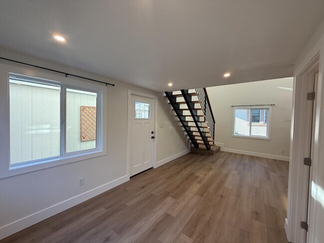 Building Photo - 811- 909 S Spruce Street