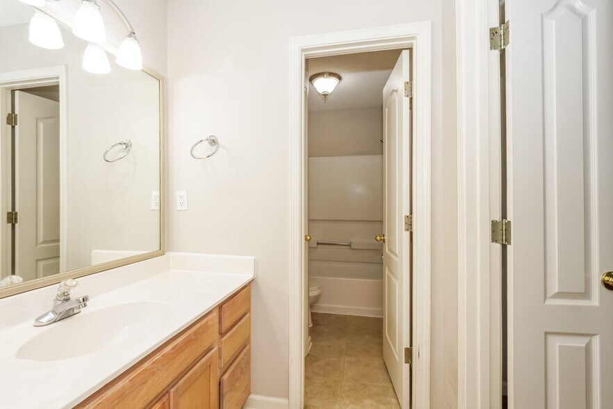 Building Photo - 1106 Cross Wood Ln