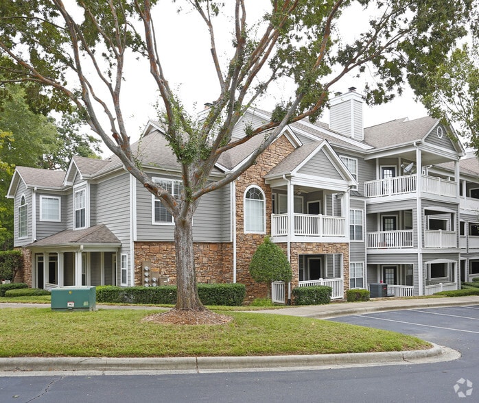 Elan at Mallard Creek - Elan at Mallard Creek Apartment Homes