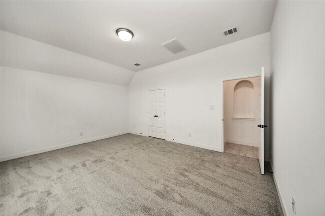Building Photo - 2130 Coyote Run Dr