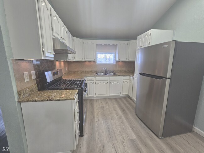 Building Photo - 2530 Lincoln St