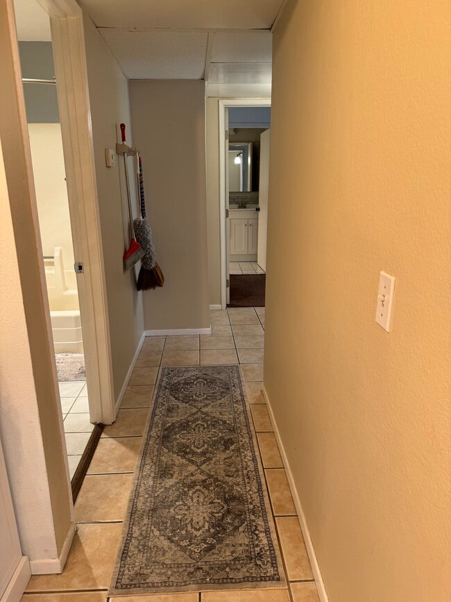 Building Photo - 3038 Associated Rd