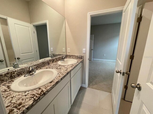 Building Photo - 4970 NW 39th Lp