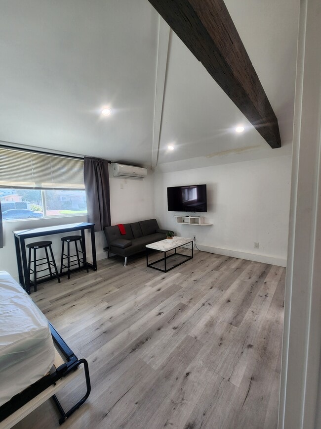 Building Photo - 6307 Calvin Ave