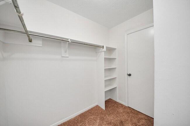 Building Photo - 4915 Pecan Grove Dr