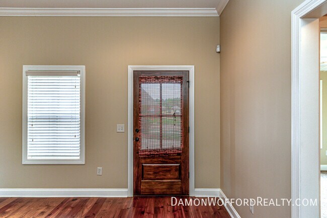Building Photo - 117 Millhouse Drive
