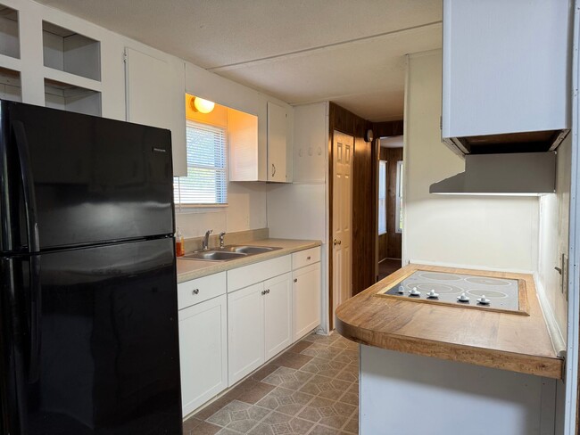 Building Photo - Two Bedroom Single Wide in Troutman