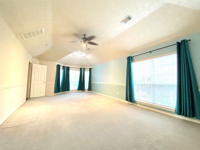 Building Photo - 6006 Country Ridge Dr