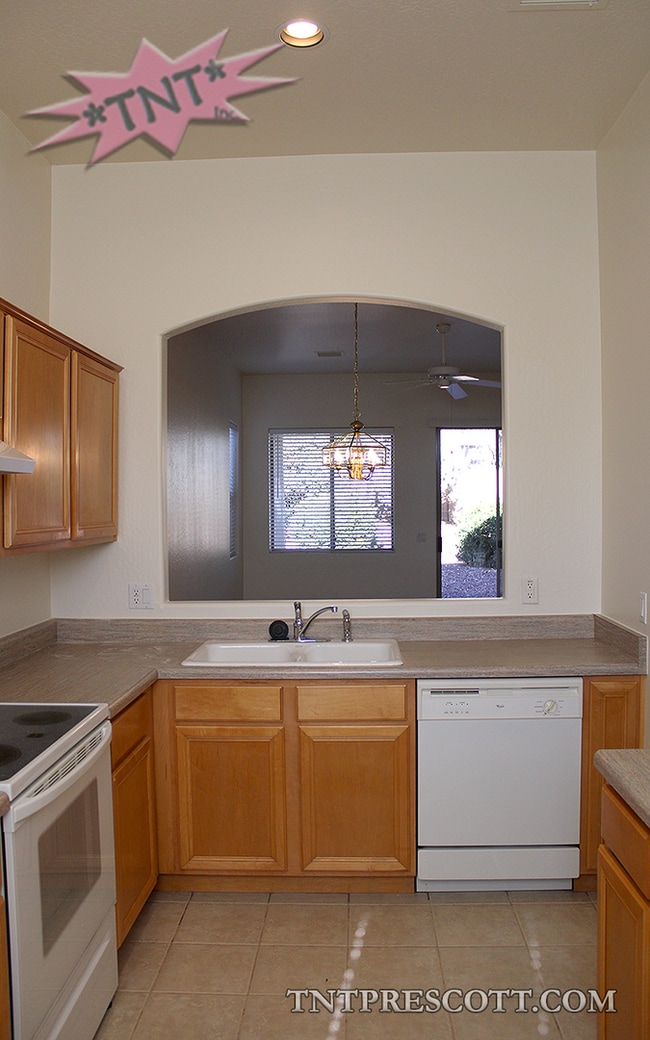 Building Photo - Home in Granville HOA ~ Winter Special!! ~ HOLD